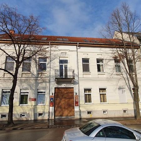 Romzsa Todor Kollegium Hostel Seghedin Exterior foto