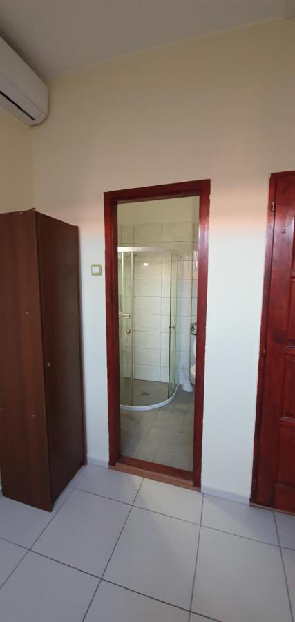 Romzsa Todor Kollegium Hostel Seghedin Exterior foto