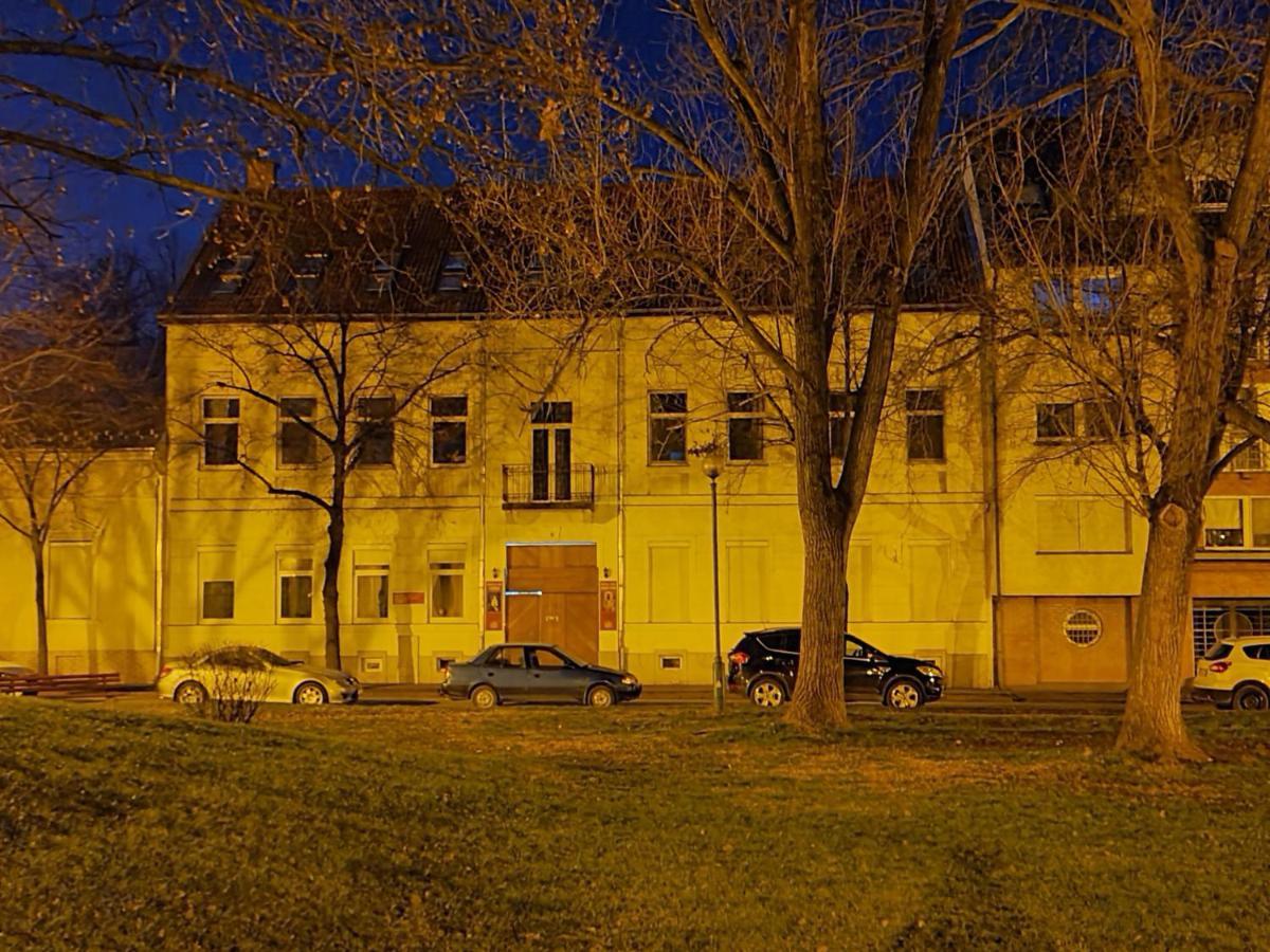 Romzsa Todor Kollegium Hostel Seghedin Exterior foto