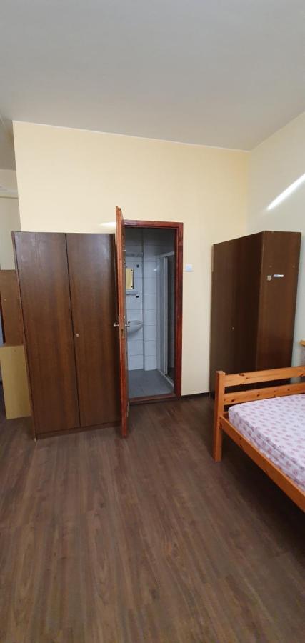 Romzsa Todor Kollegium Hostel Seghedin Exterior foto