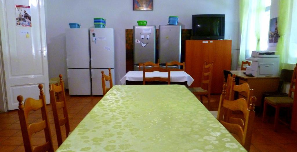 Romzsa Todor Kollegium Hostel Seghedin Exterior foto